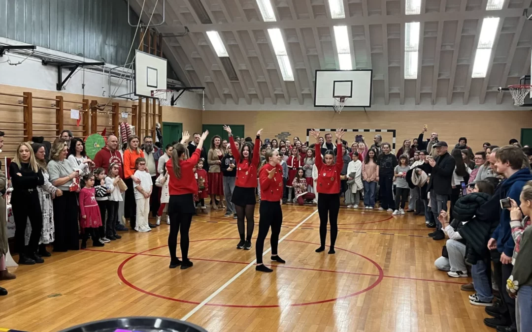 Božićni sajam u našoj školi – galerija fotografija